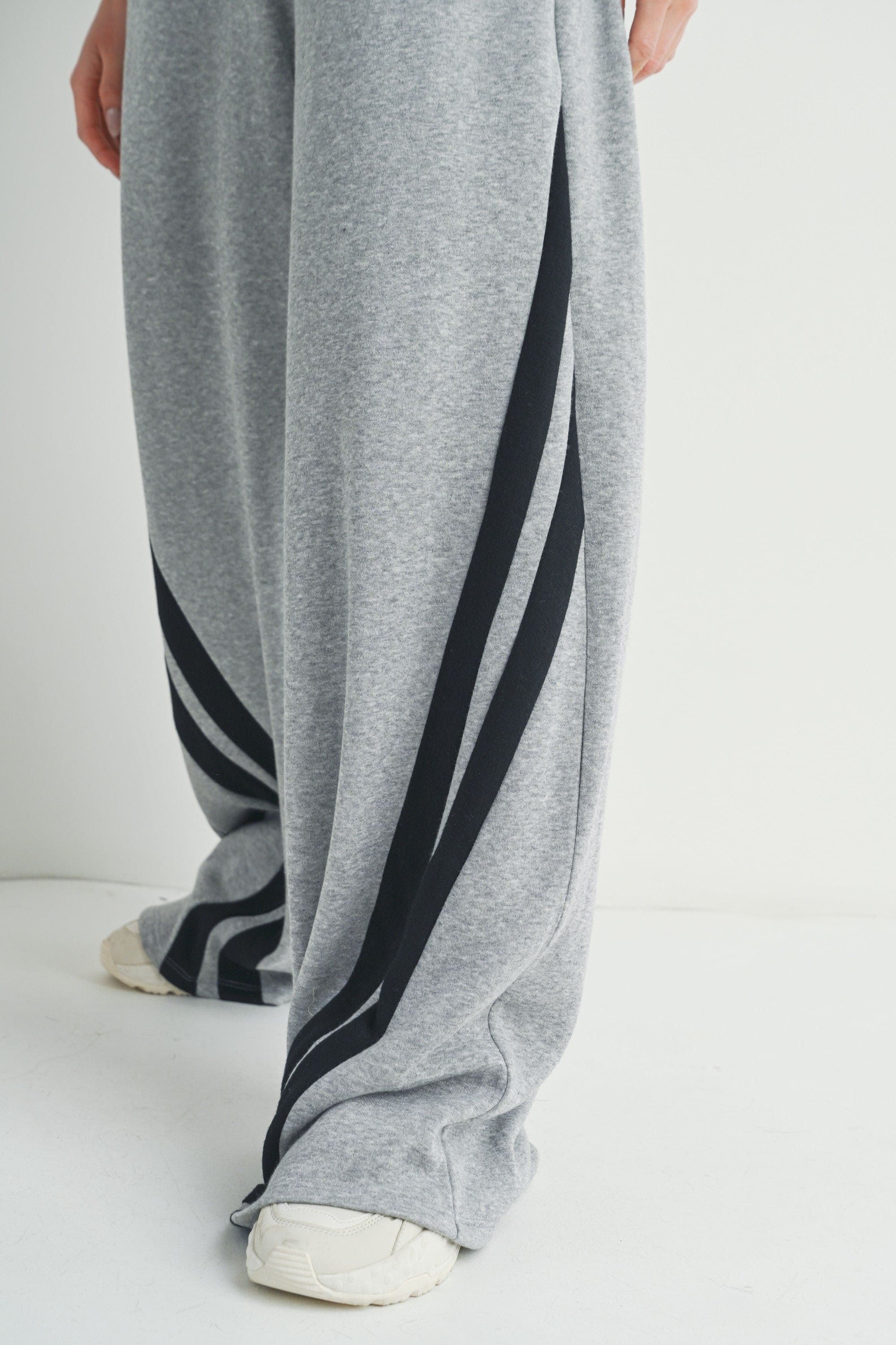 Vibe Out Sweatpants (PRE-ORDER)