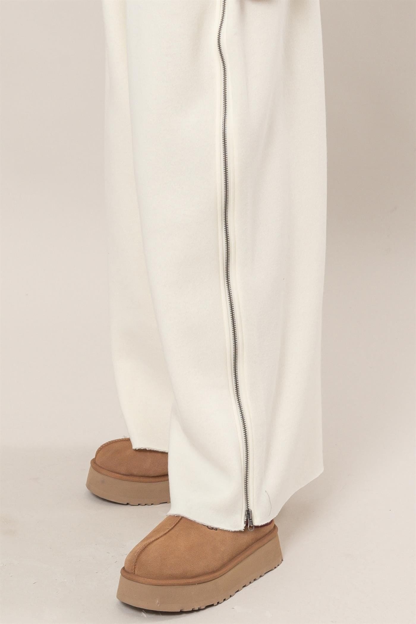 Wide-Leg Side Zipper Sweatpants