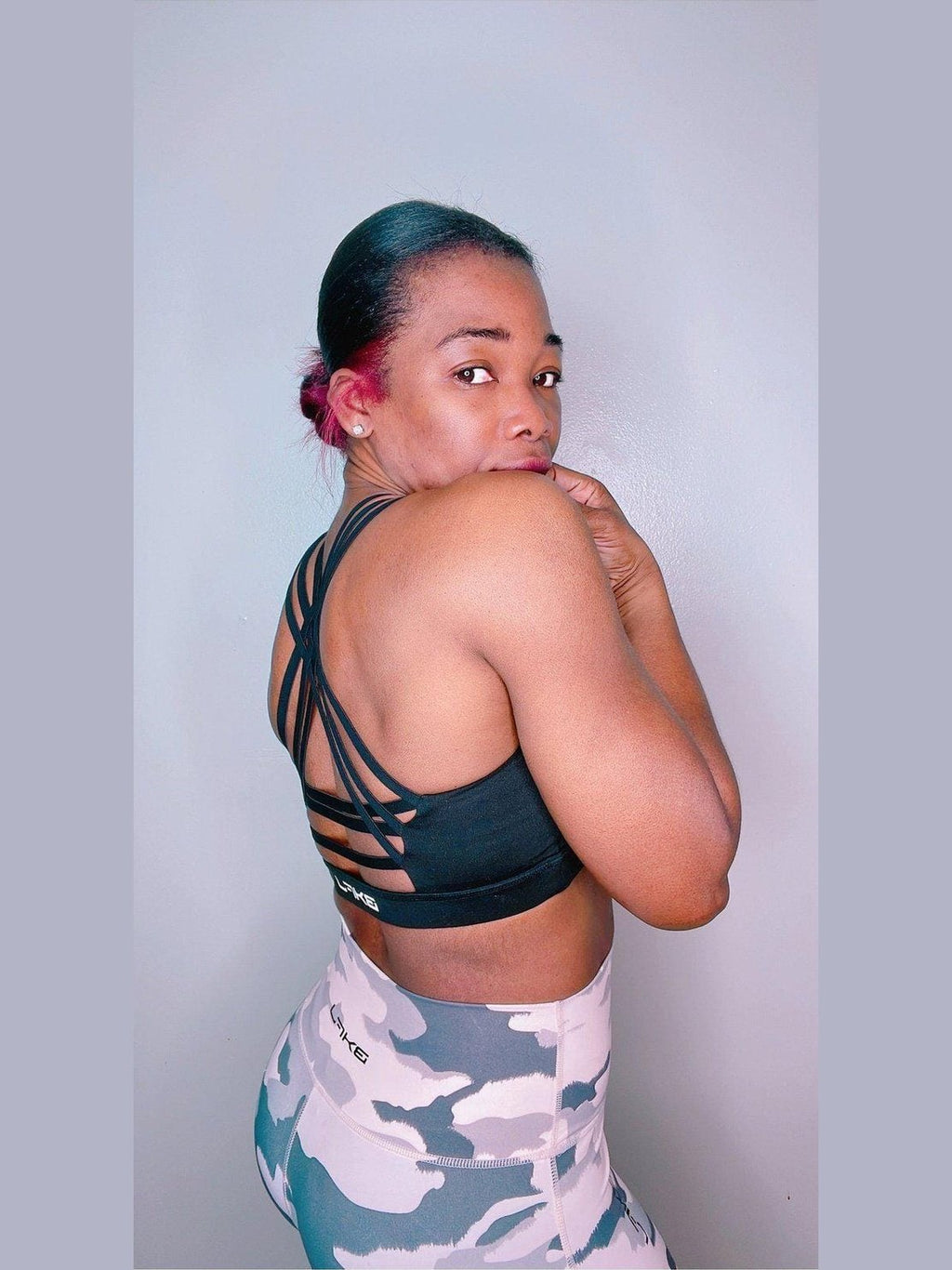 Interlock Criss-Cross Back Strap Sports Bra - BKFJNY