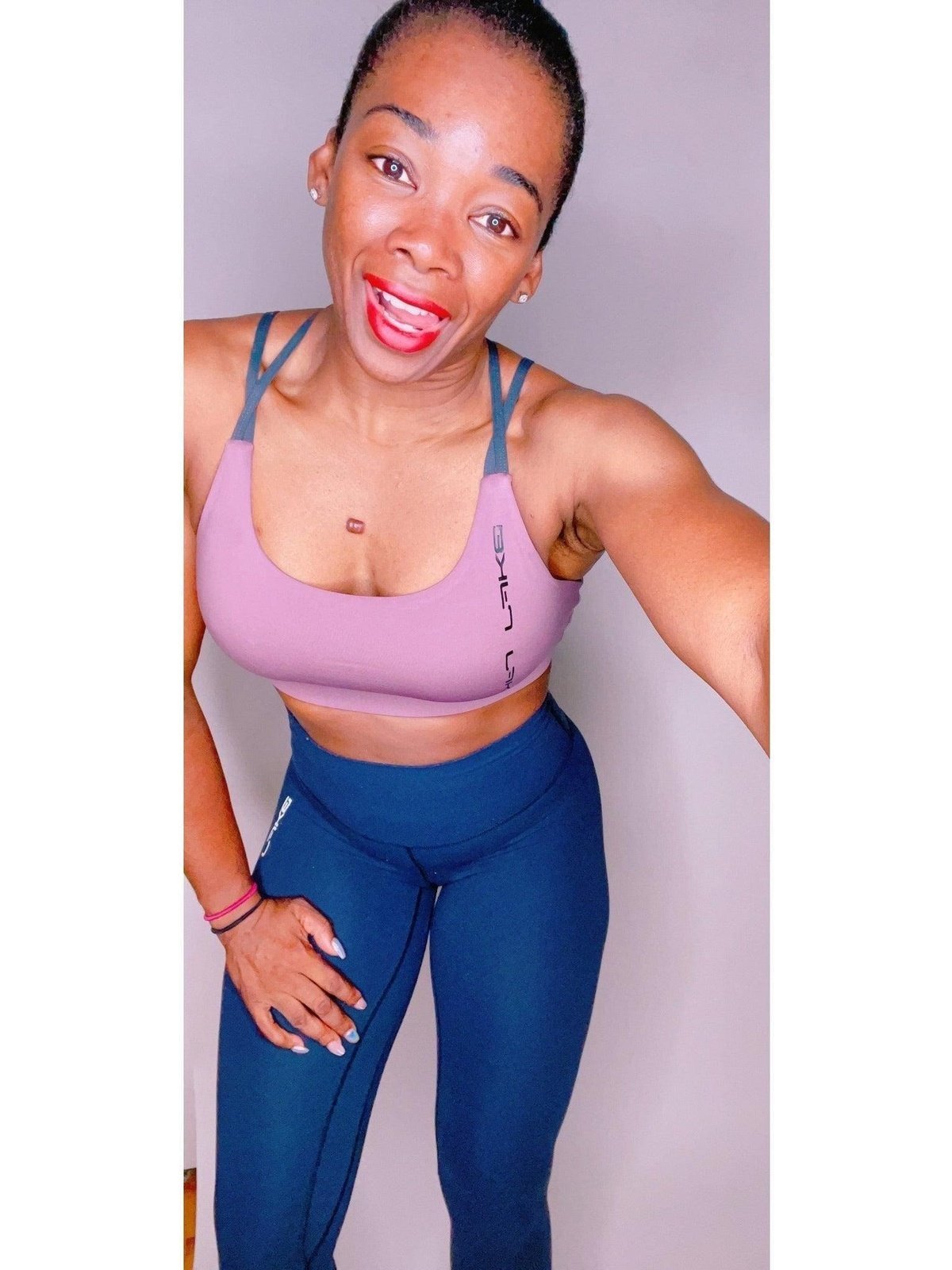 Strappy Cross Back Sportsbra - LEGDAY EVERYDAY